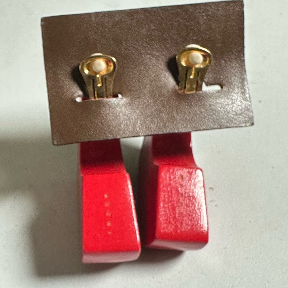 Marni Resin Geometric Earrings in Red and Black - Picture 8 of 10